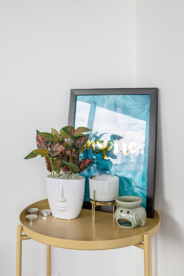Light, Airy, Spacious Queens Road Apartment Melbourne Dış mekan fotoğraf